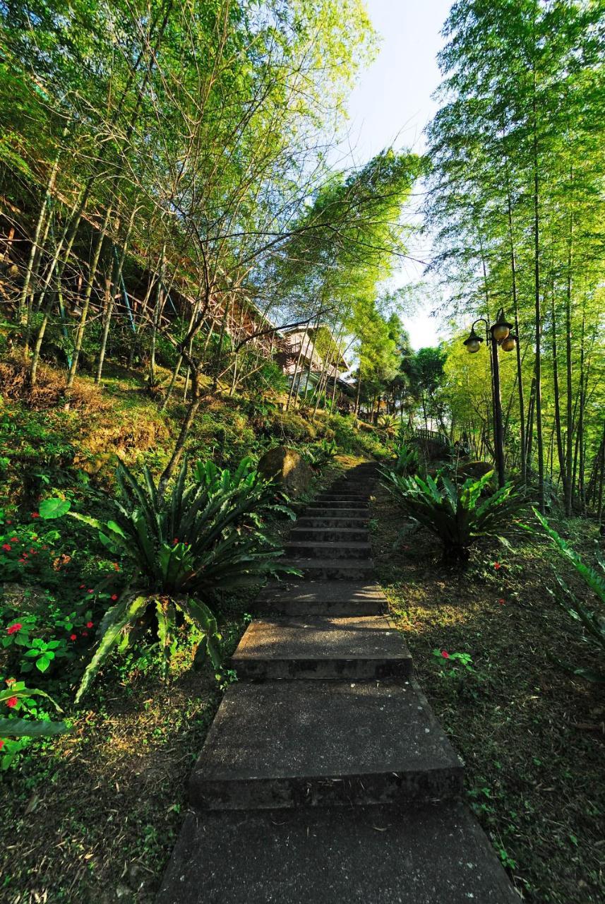 Shinmingshan Holiday Inn Lugu Dış mekan fotoğraf